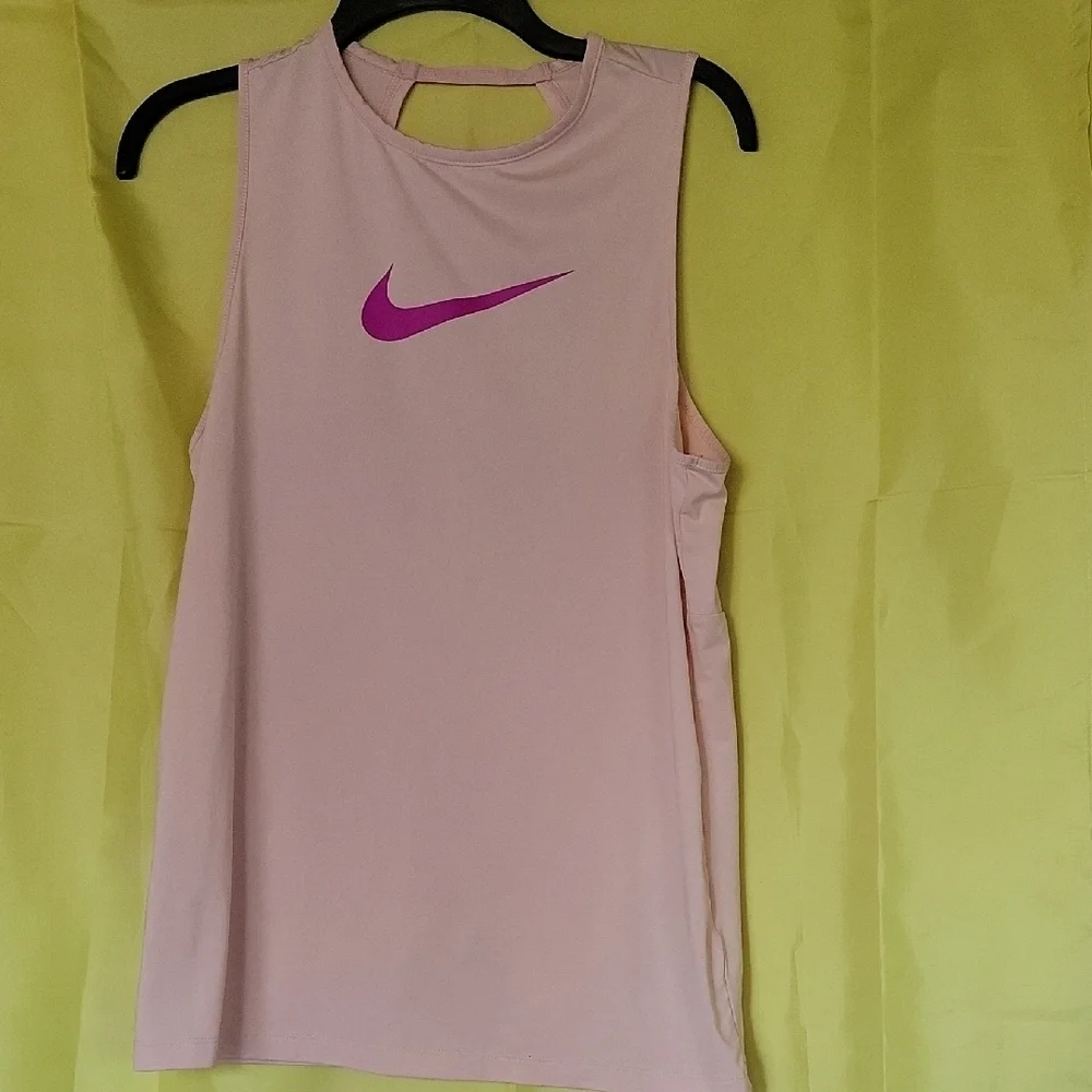 Nike Women's Cream leeveless Top Size M